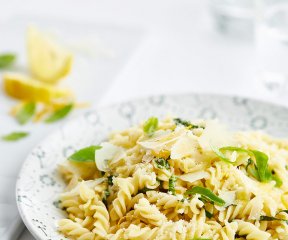 Fusilli s bazalkou a parmezánem