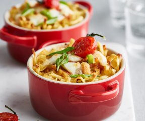 Zapečené Fettucine s mozzarellou, krůtím masem a cottage